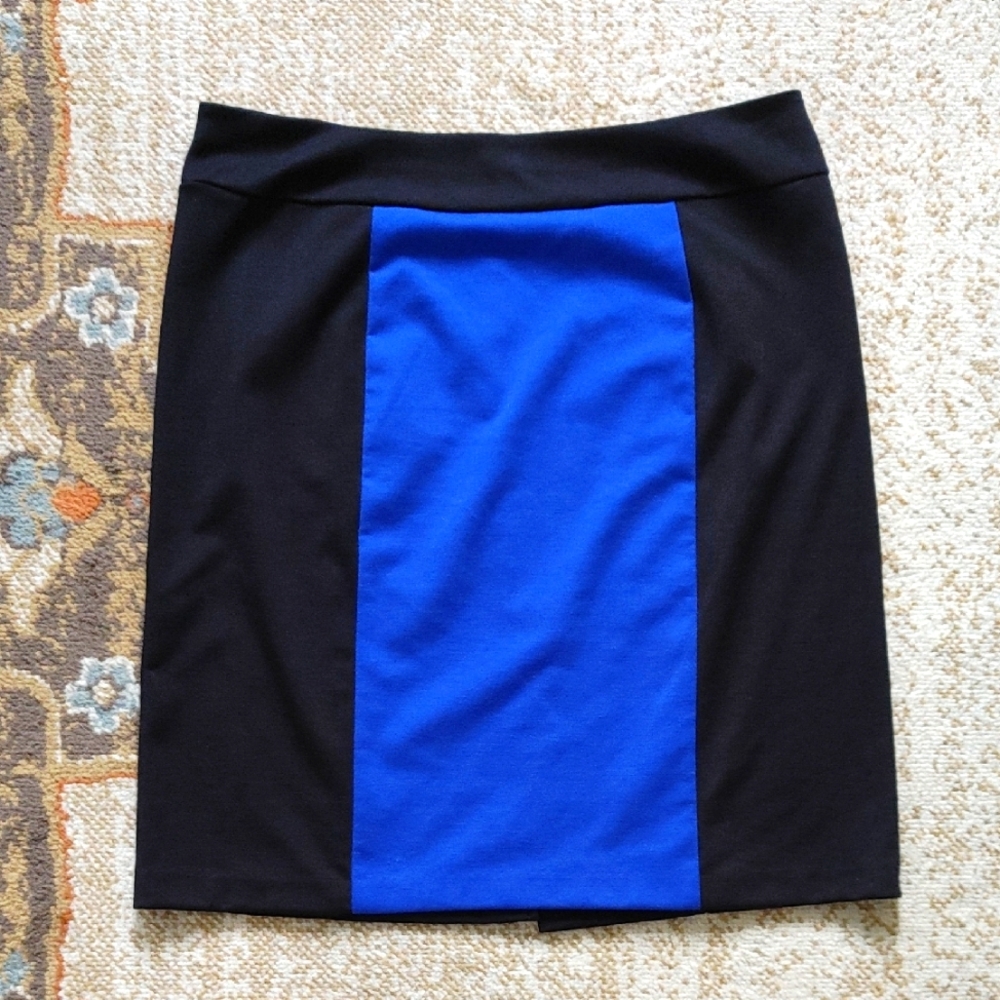Fashion Bug Black and Blue Women's Skirt M